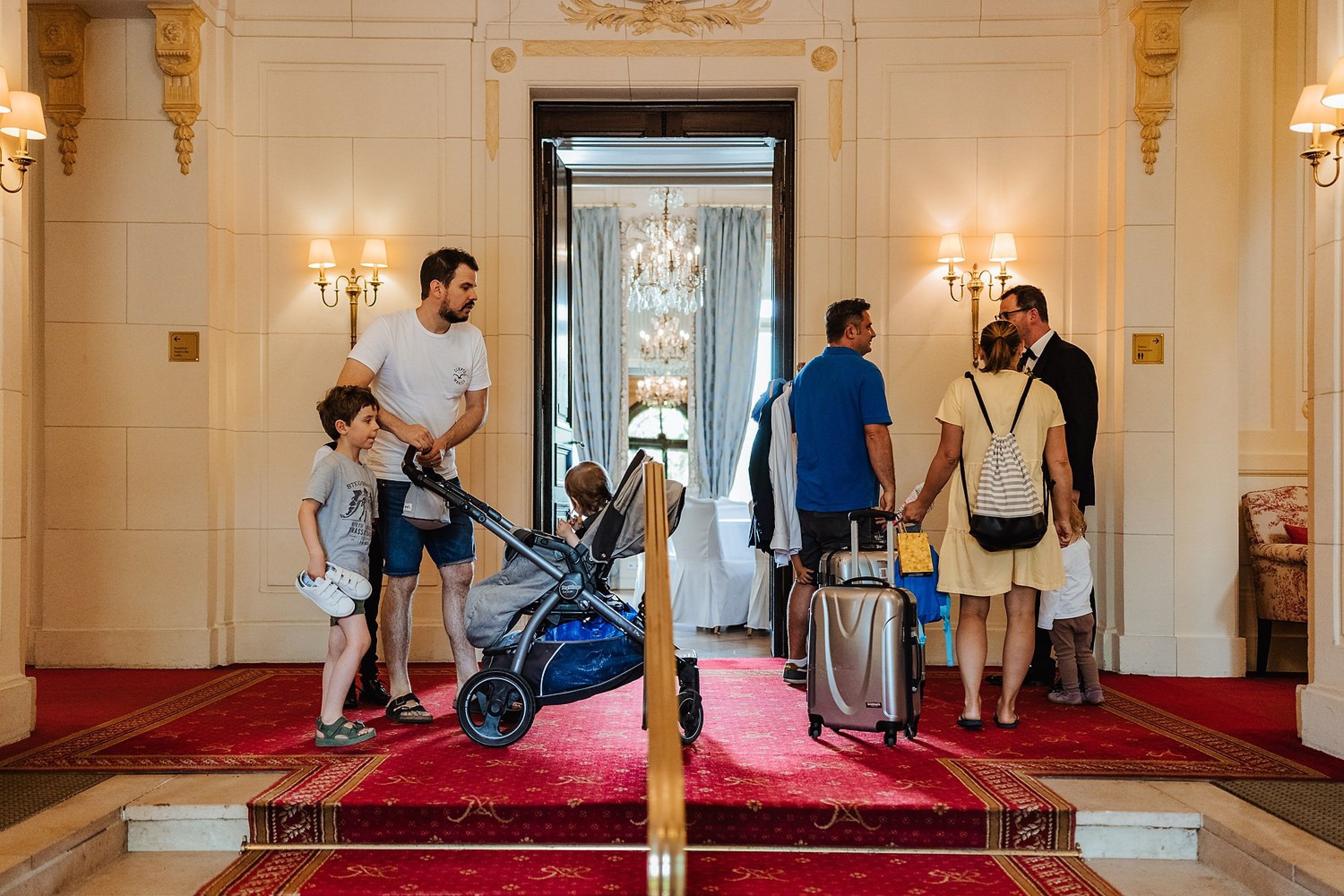 Ankommen der Hochzeitsgäste in der Villa Rothschild