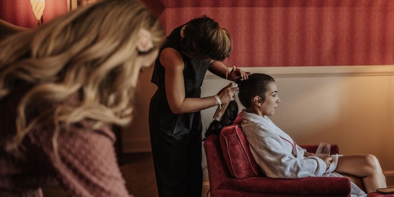 Haare und Make-Up im Schlosshotel