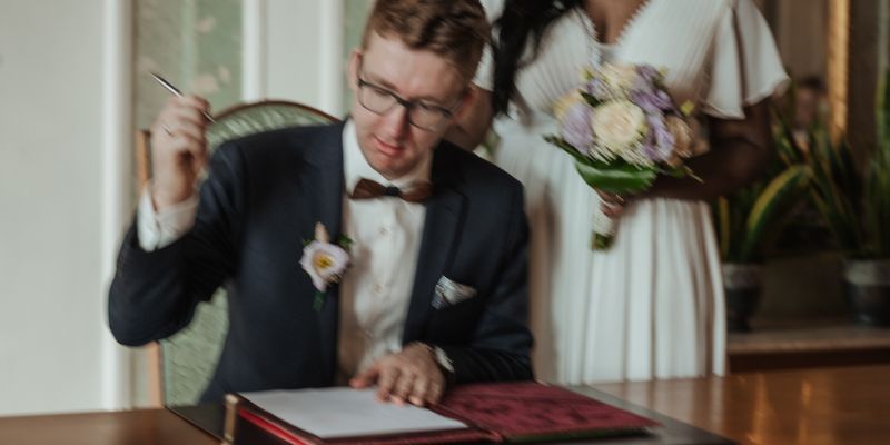 Unterschrift zur Eheschließung in Höchst