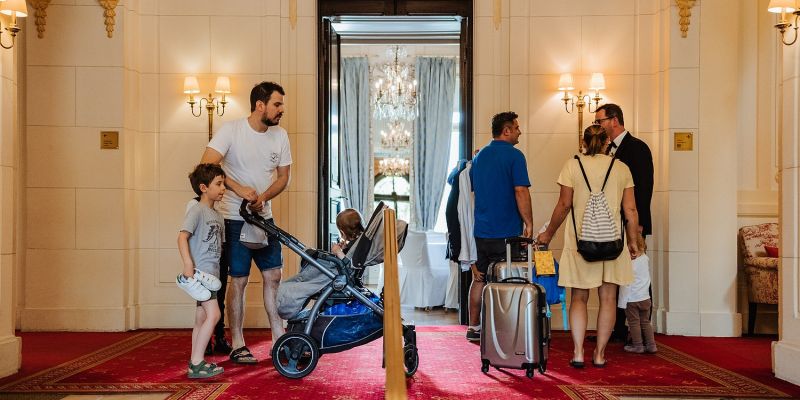 Ankommen der Hochzeitsgäste in der Villa Rothschild