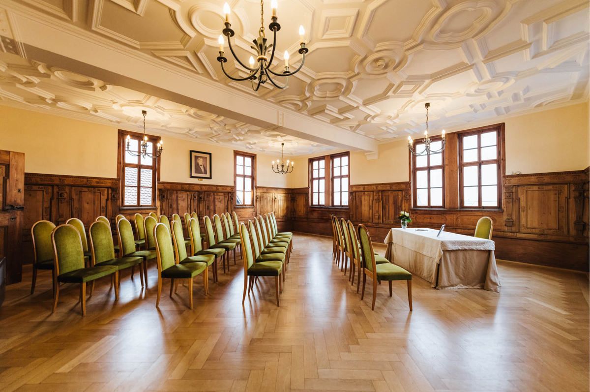 Standesamtliche Trauung im Ratsherrensaal Oberursel – Heiraten mit historischem Charme